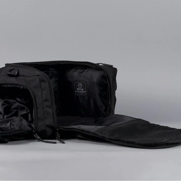 WolfPak Black Nightshade 20L Mini Duffle NEW NWT Fast Ship - Picture 3 of 11